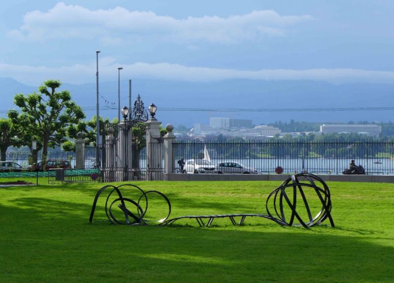 Pablo Reinoso installation at Parc des Eaux Vives Geneva